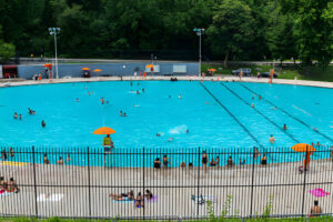 Summer Splash: Hotels Near Bronx’s Best Swimming Spots
